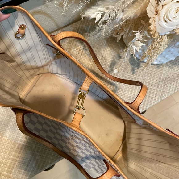 Louis Vuitton Damier Azur Neverfull MM - Picture 3 of 9